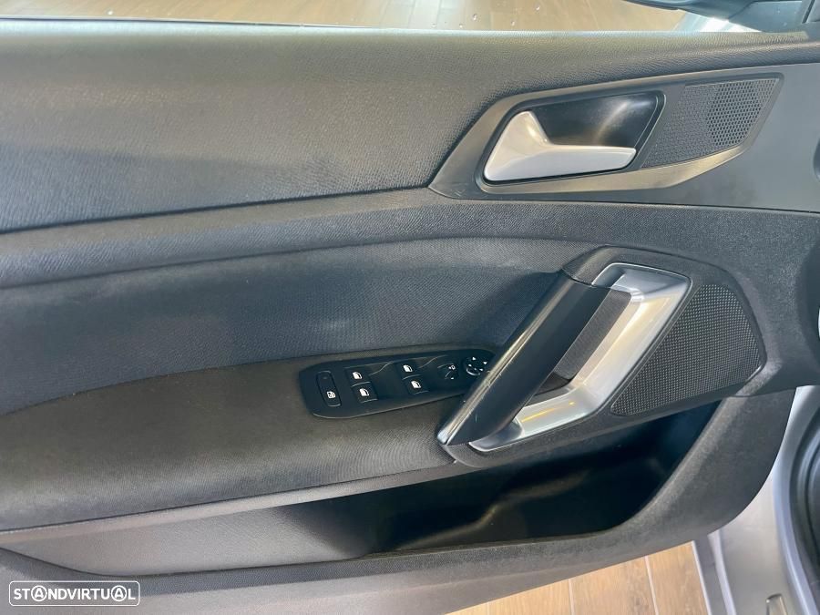 Peugeot 308 SW 1.5 BlueHDi Style - 25