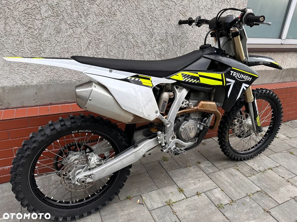 Triumph Inny - 4