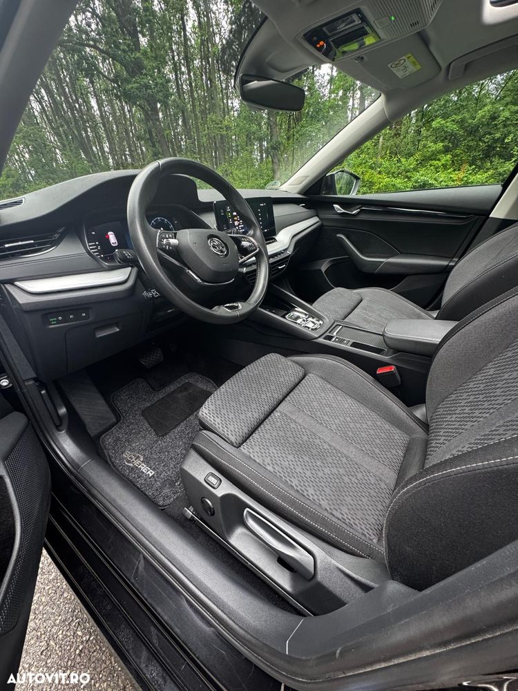 Skoda Octavia 2.0 TDI DSG Clever - 4