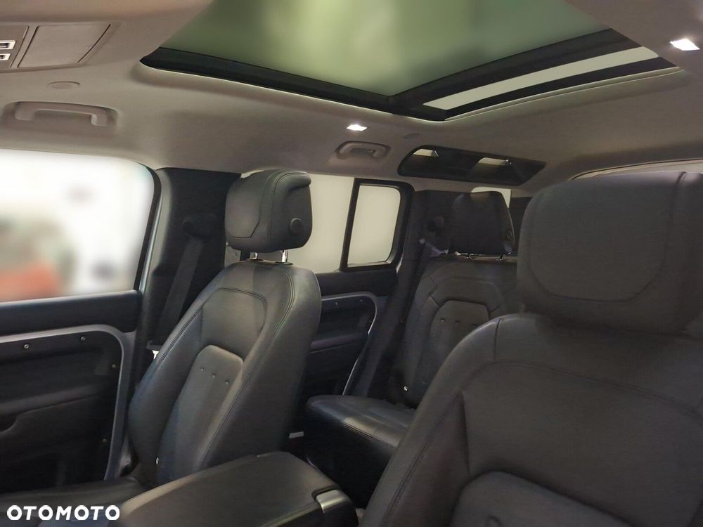 Land Rover Defender - 12