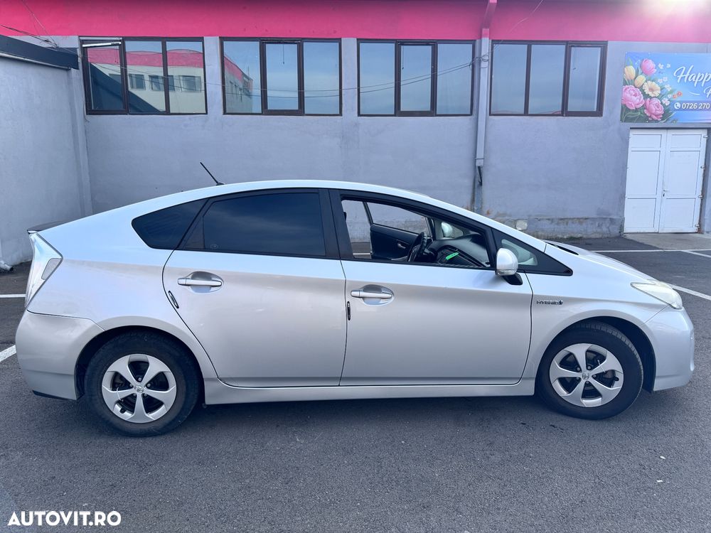 Toyota Prius HSD Sol - 3