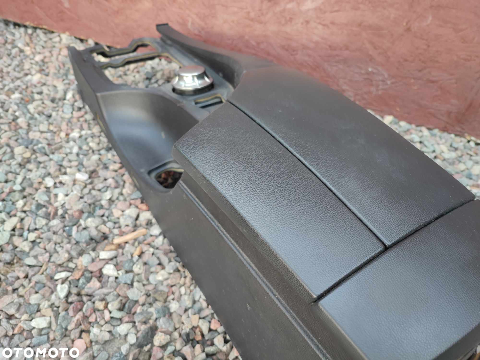 BMW E60 / E61 / E60LCI / E61LCI ORYGINALNY SKÓRZANY PODŁOKIETNIK /TUNEL ŚRODKOWY + GUZIK I-DRIVE + TELEFON O NR. 9 191 771 / 9 132 650 / 7 059 977 OEM W STANIE BARDZO DOBRYM - 14