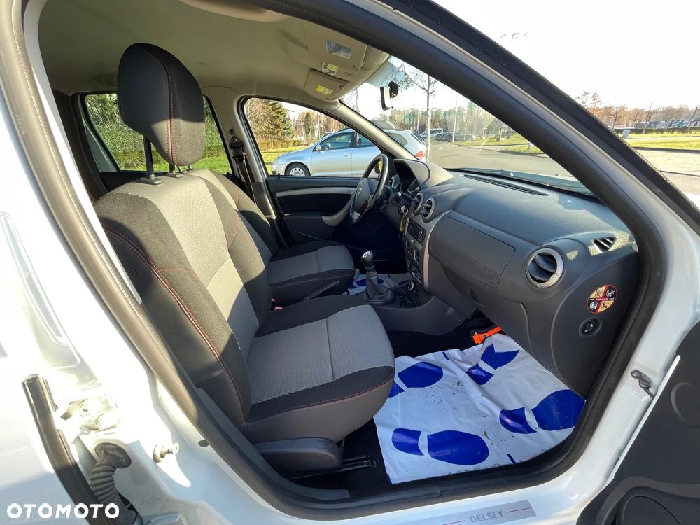 Dacia Duster 1.6 16V 4x4 Laureate - 14