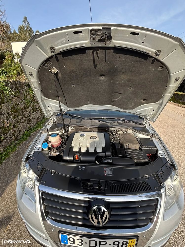 VW Passat 2.0 TDI Confortline - 4