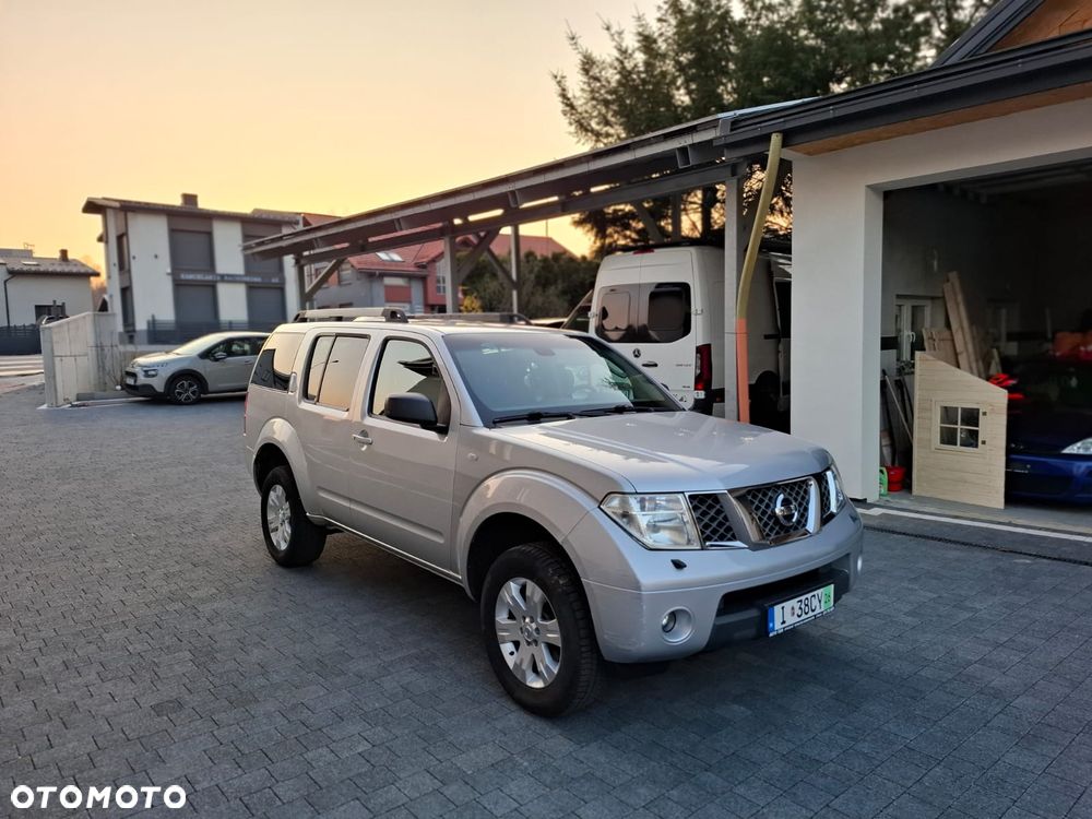 Nissan Pathfinder 2.5 DCi LE - 9