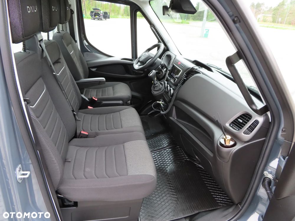 Iveco DAILY 50C18 Hi-Matic Skrzynia 6167 mm 12 Euro Palet WZMACNIANY Rozstaw Osi 4750 mm DMC 3500 KG Zabudowa RomCar Ładowność 840 Kg HAK 3500 Kg Pełna Opcja Wyposażenia Stan Auta Jak Nowy POLECAM - 30