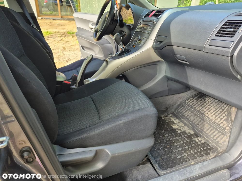 Toyota Auris 1.6 VVT-i Luna MM - 11
