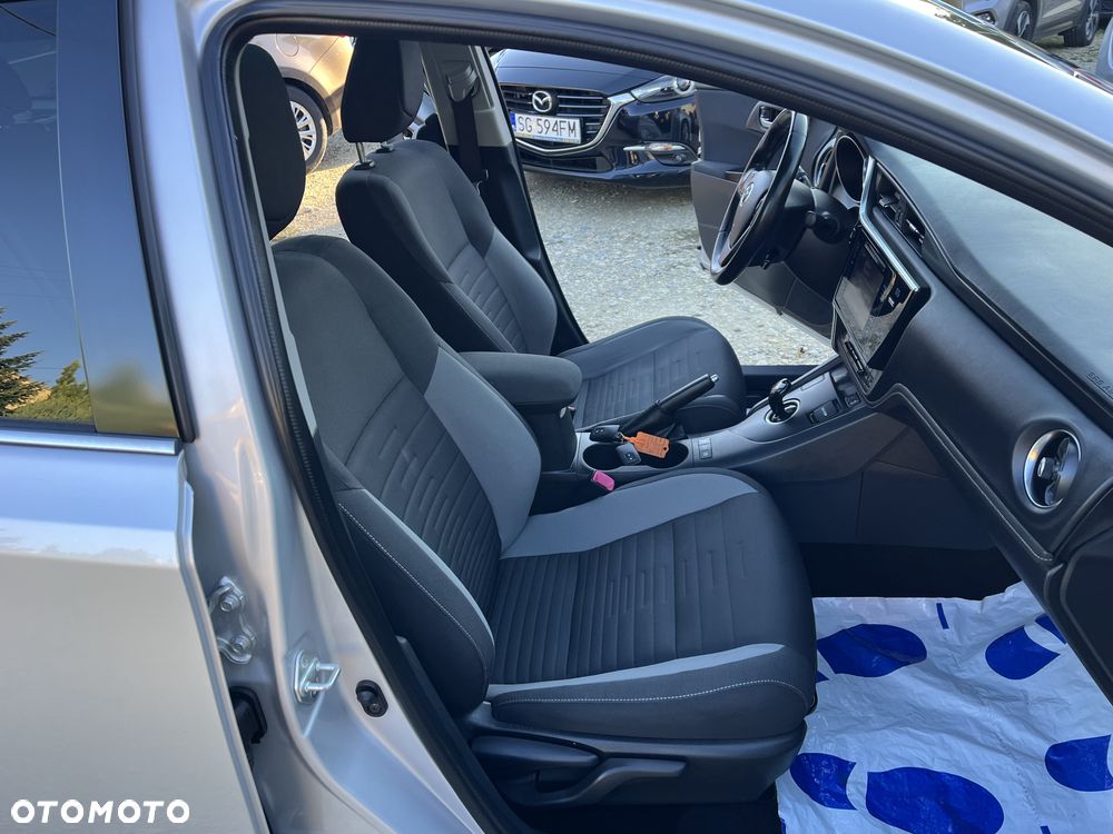 Toyota Auris 1.8 HSD Luna - 11