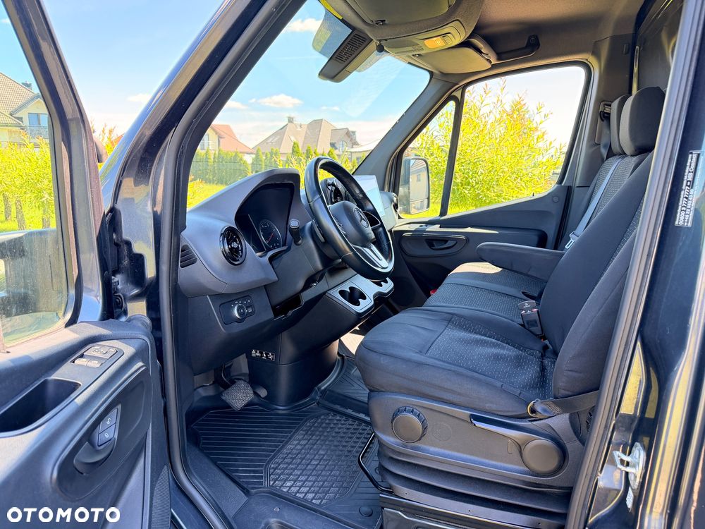 Mercedes-Benz Sprinter 319 - 7