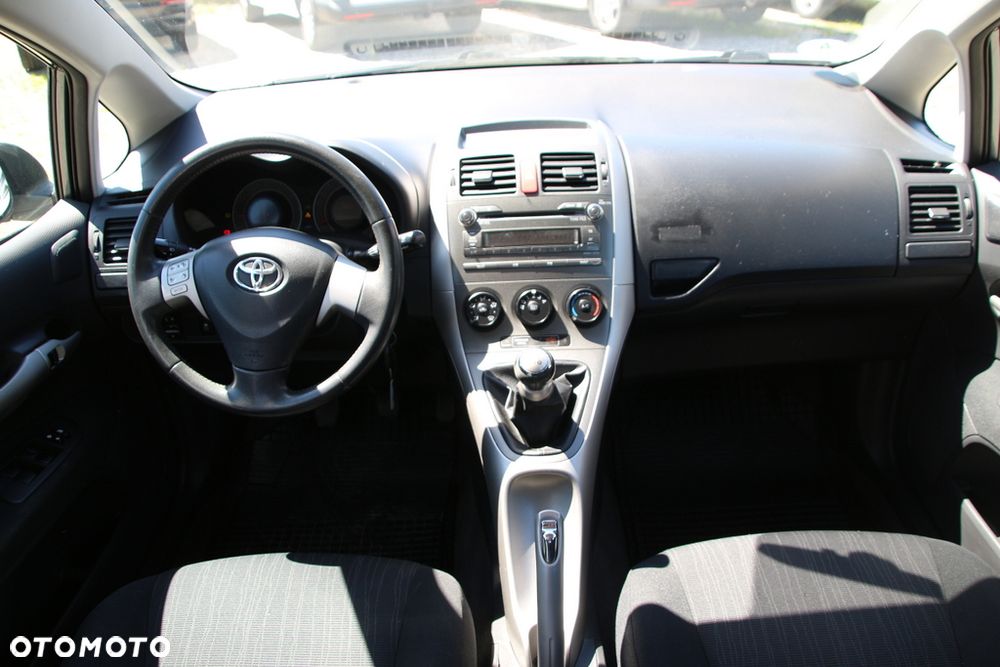Toyota Auris 1.6 VVT-i Team - 14
