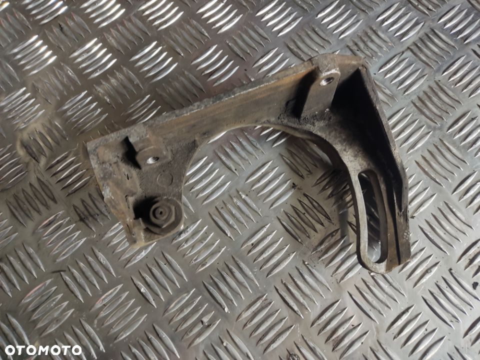 ŁAPA, MOCOWANIE Alternatora Thermo King MD 200 - 2