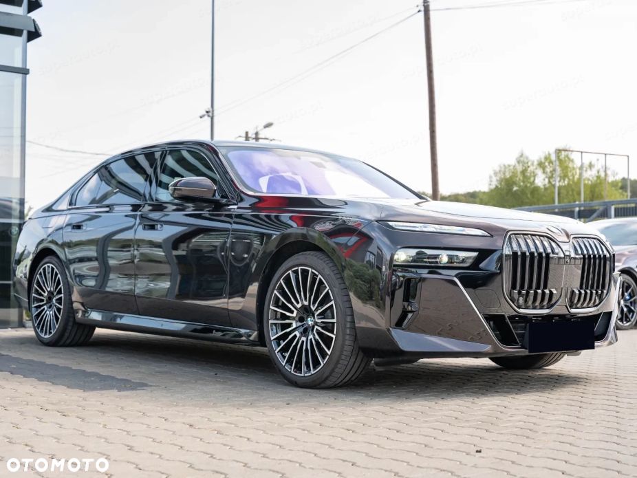 BMW Seria 7 740d xDrive mHEV Nero Lusso Edition sport - 9