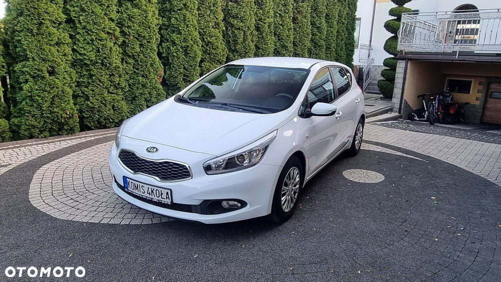Kia Ceed - 8