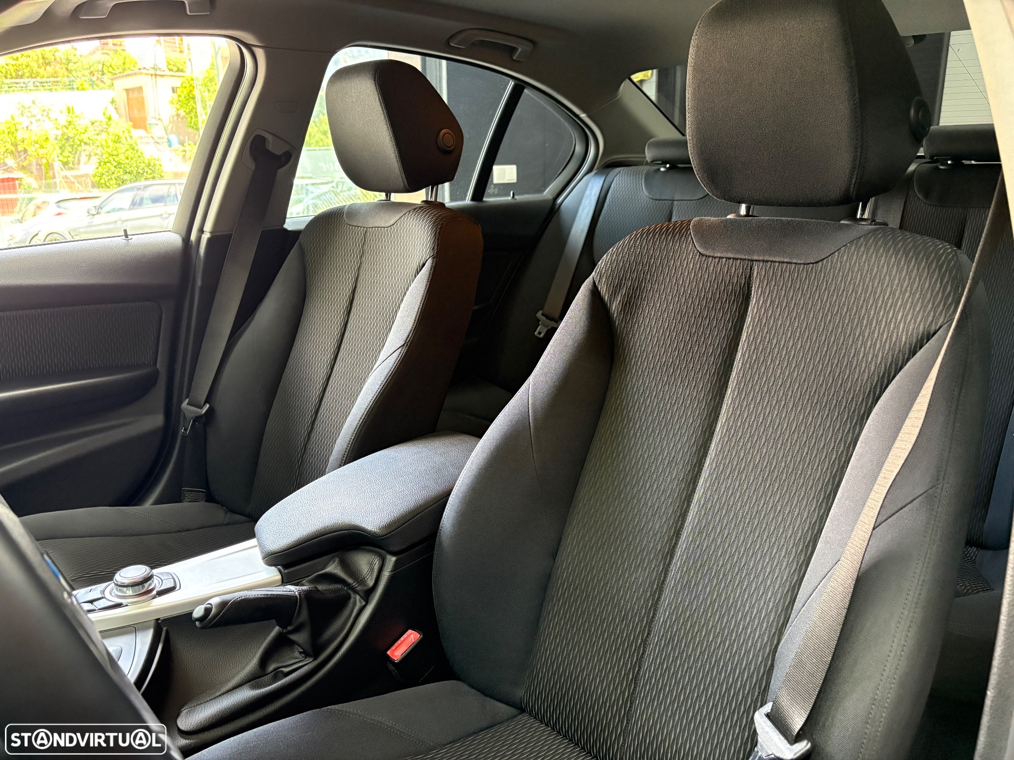 BMW 318 d Aut. Sport Line - 30