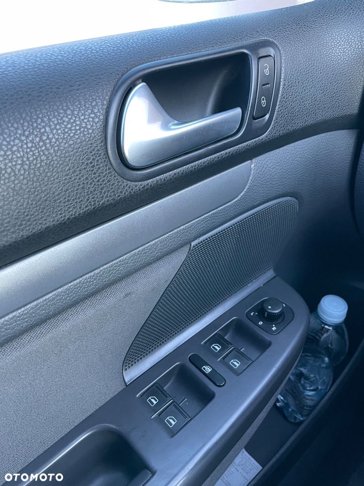 Volkswagen Golf - 15