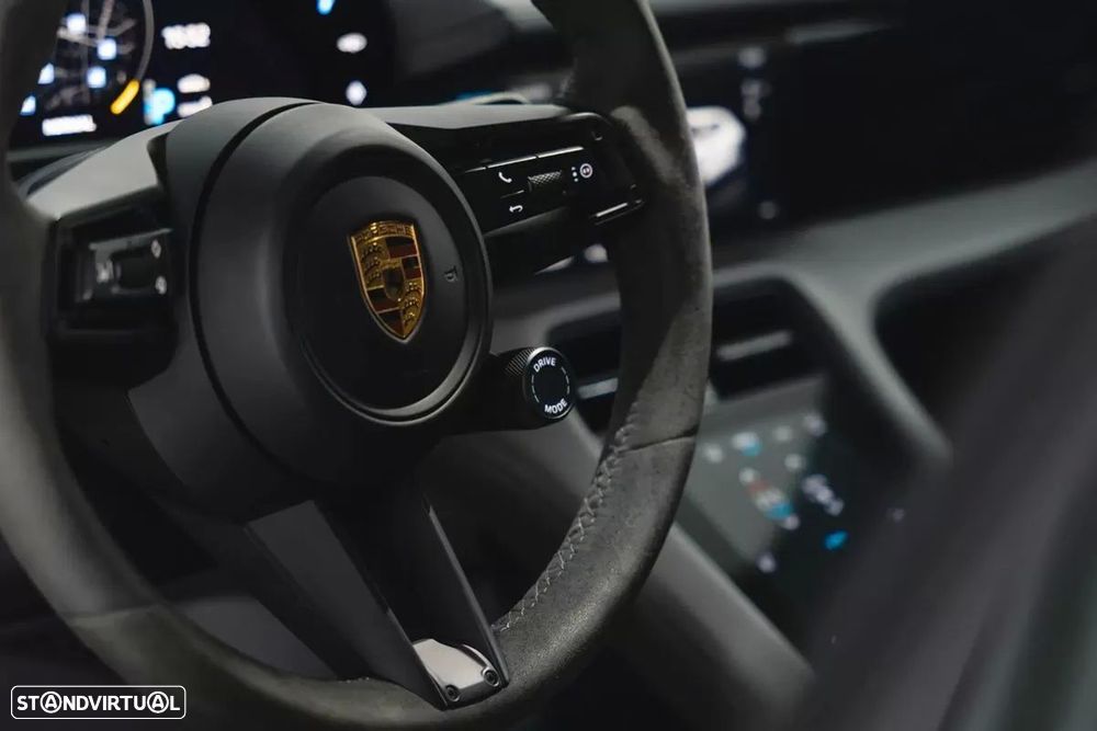 Porsche Taycan Cross Turismo 4 - 29