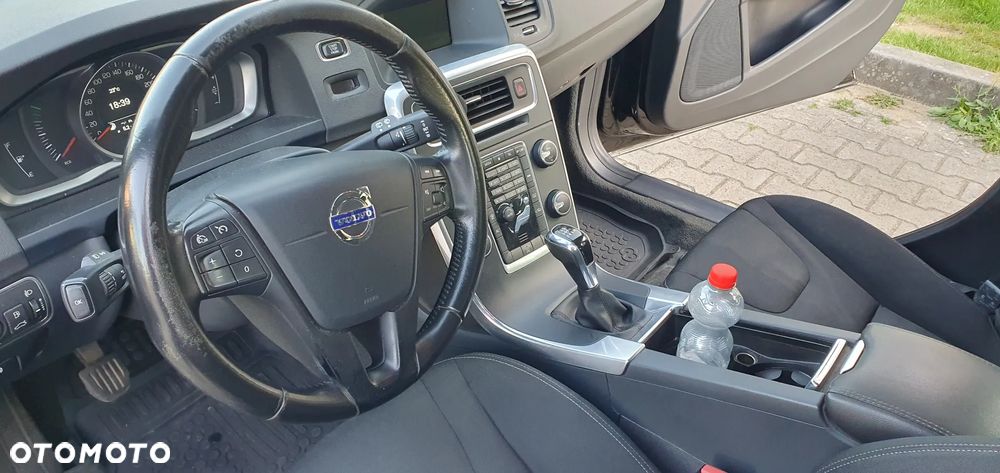 Volvo V60 D2 Momentum - 1