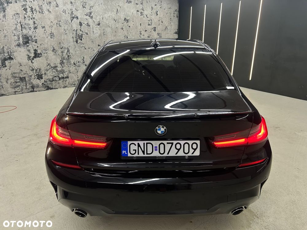 BMW Seria 3 330i M Sport - 15