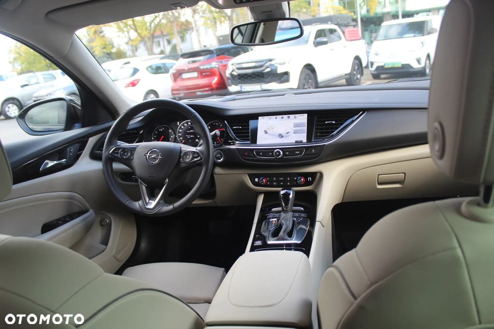 Opel Insignia - 16