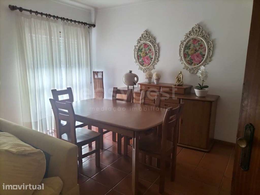 Apartamento T3 com Sótão Amplo com uma área total de 194 m2 Espaço ... - Grande imagem: 2/12