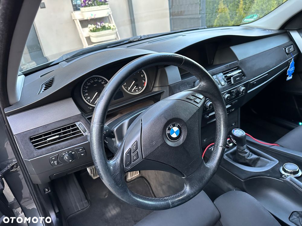 BMW Seria 5 525i - 7
