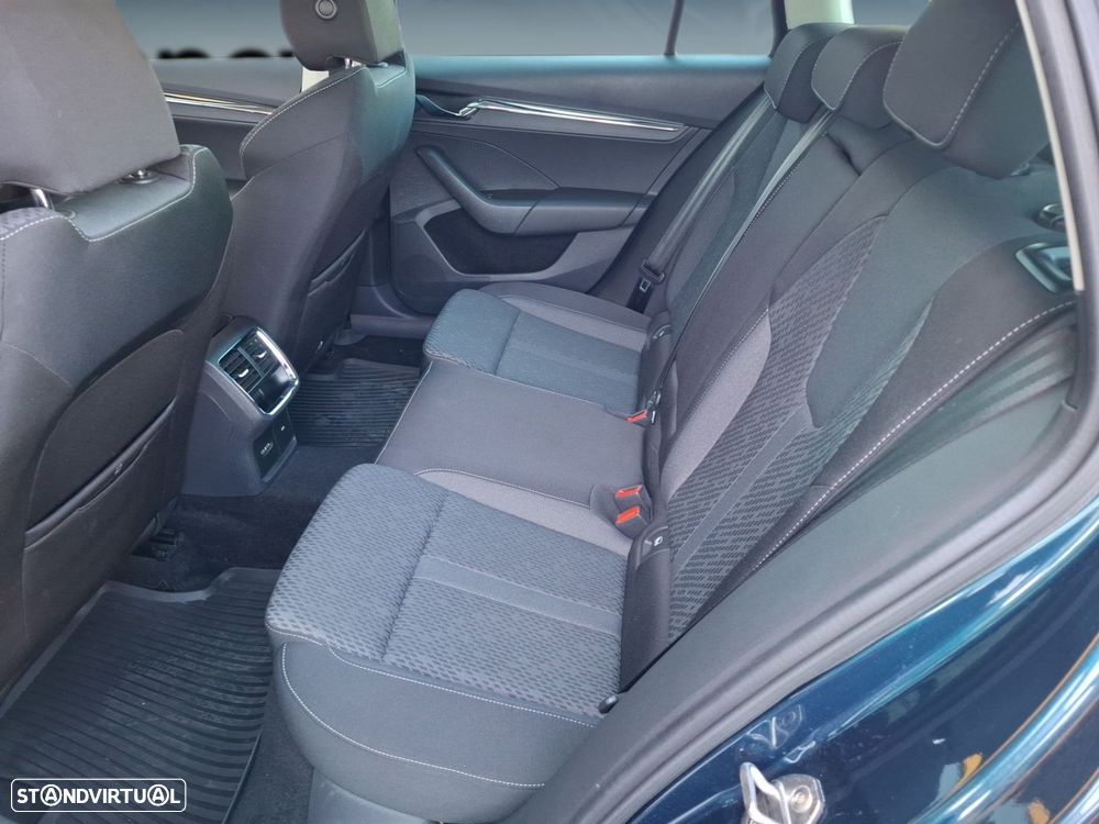 Skoda Octavia 2.0 TDI Sportline - 14