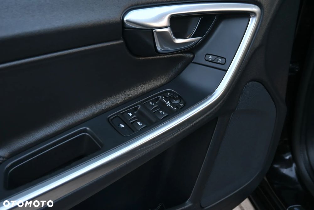Volvo V60 D3 Geartronic Momentum - 18