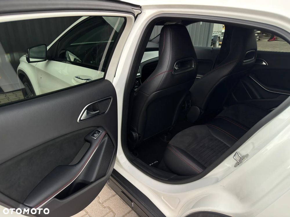 Mercedes-Benz GLA 220 4-Matic AMG Line - 19