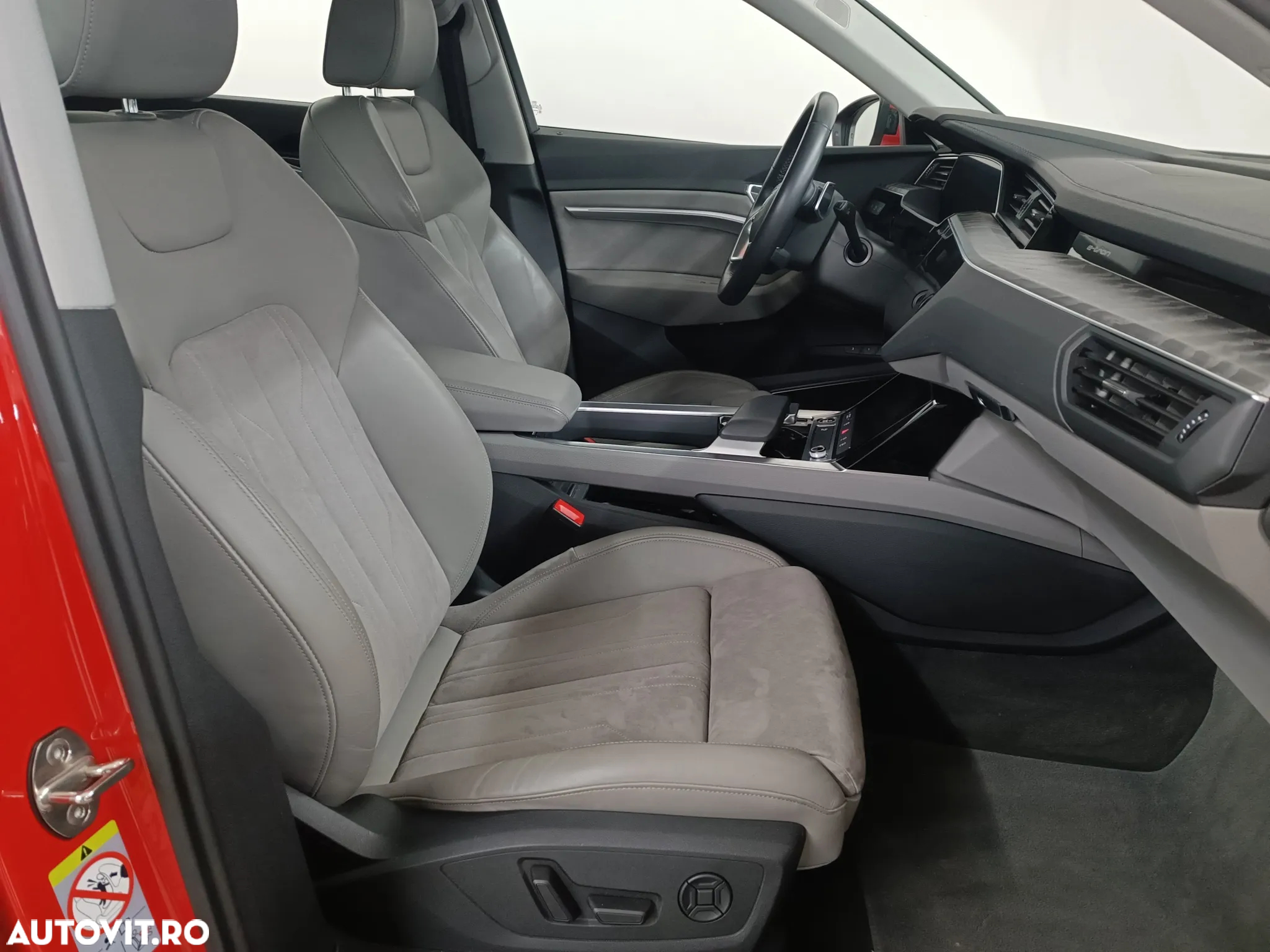 Audi e-tron 55 quattro advanced - 9