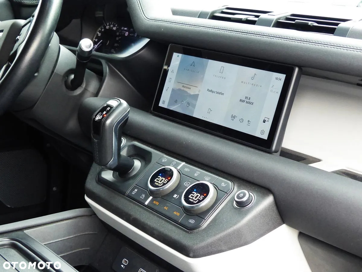Land Rover Defender - 18