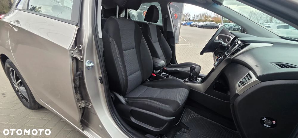 Hyundai i30 1.6 CRDi Premium - 35