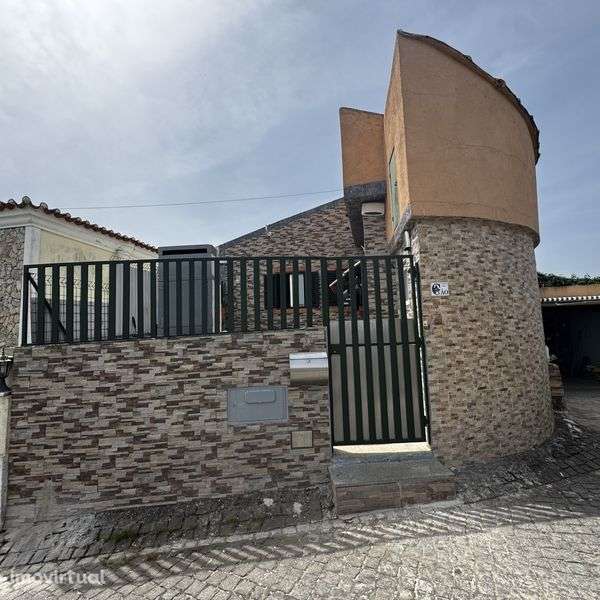 Moradia com quintal - Grande imagem: 3/12