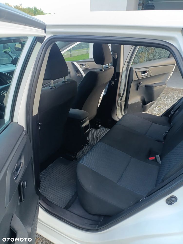 Toyota Auris 1.4 D-4D Life - 11