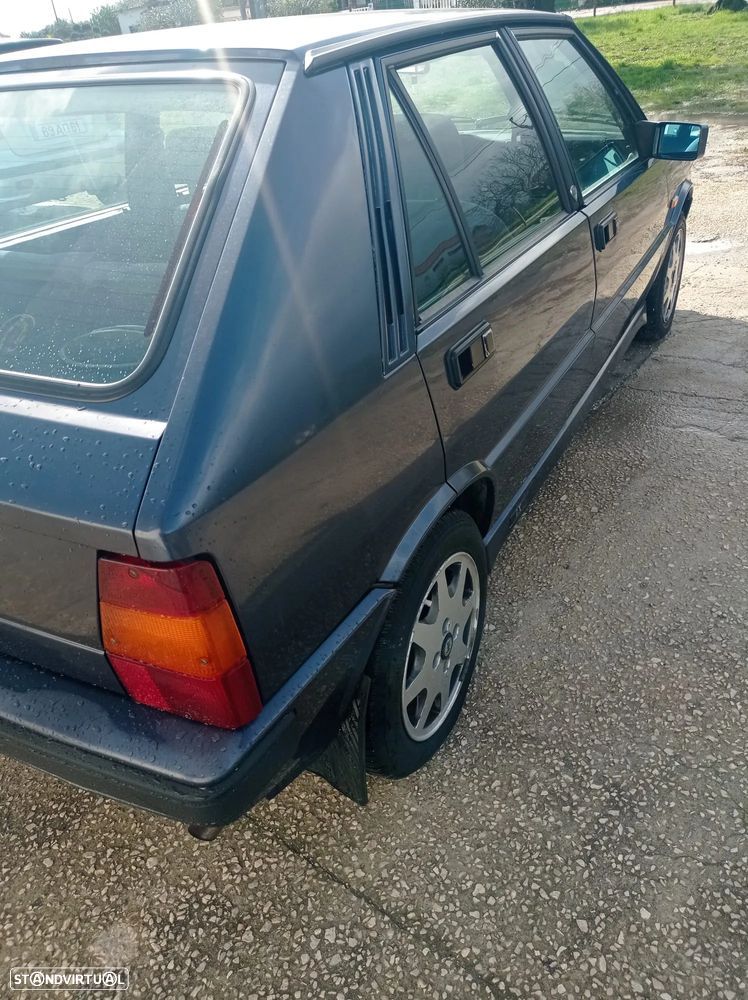 Lancia Delta 1.3 LX - 4