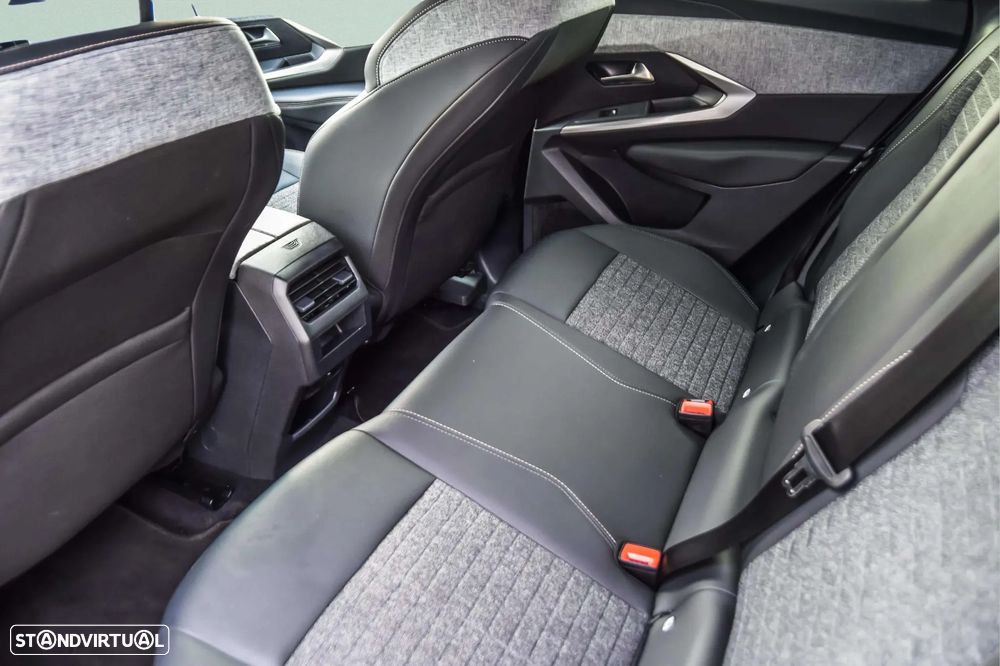 Peugeot 3008 1.2 Hybrid Allure e-DCS6 - 11