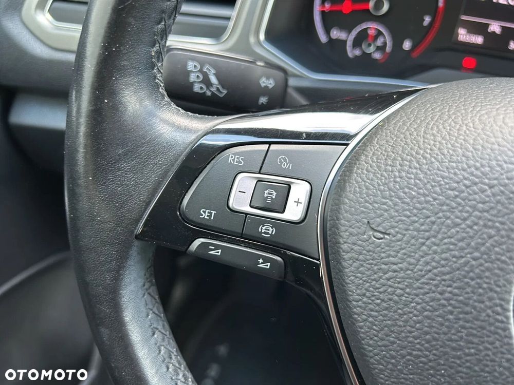 Volkswagen T-Roc 1.0 TSI Advance - 23