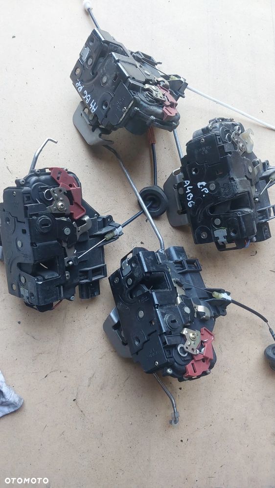 Zamek drzwi prawy lewy przód tył 9Pin 7Pin Audi A4 B7 B6 Volkswagen Audi 4B1837015G  8E1837016C ORYGINAŁ - 1