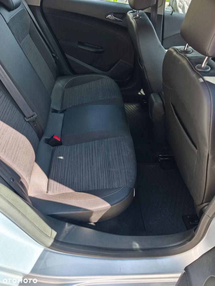 Opel Astra 1.4 T Active EU6 - 19