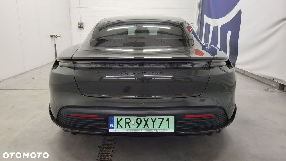 Porsche Taycan - 7