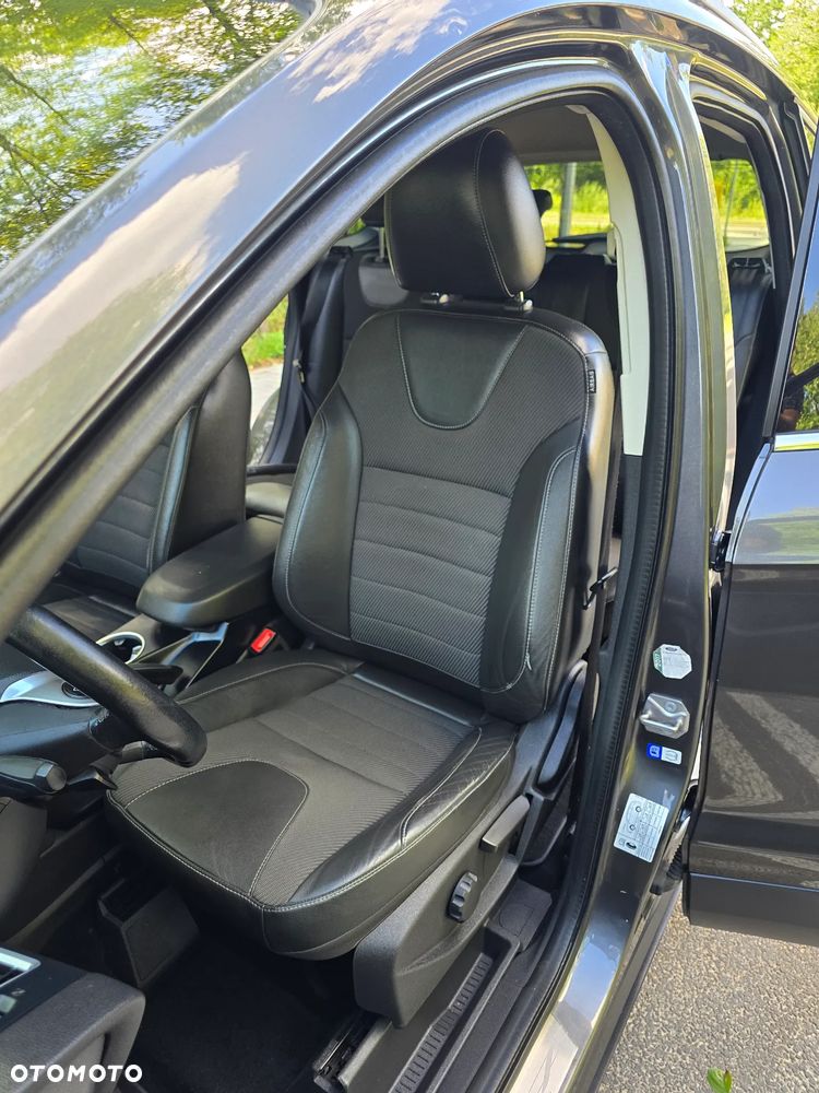 Ford Kuga 2.0 TDCi 2x4 Titanium - 21