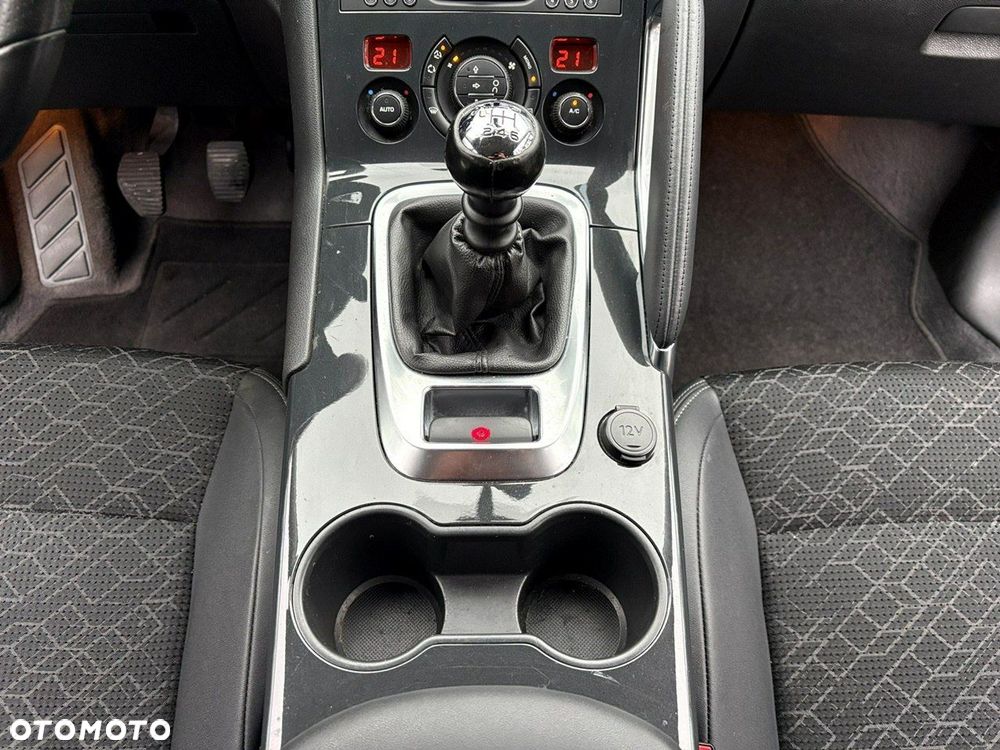 Peugeot 3008 1.6 BlueHDi Allure S&S - 27