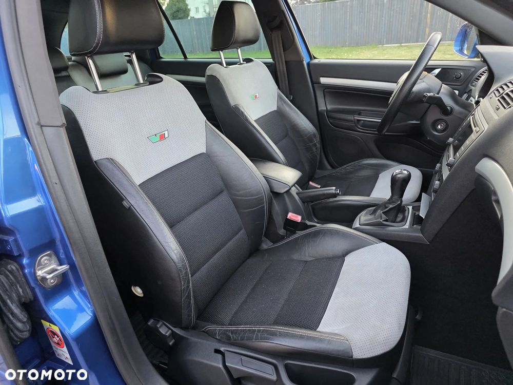 Skoda Octavia 2.0 TDI CR DPF RS - 19