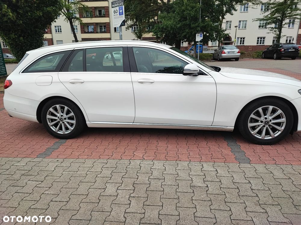 Mercedes-Benz Klasa E 220 d 9G-TRONIC - 4