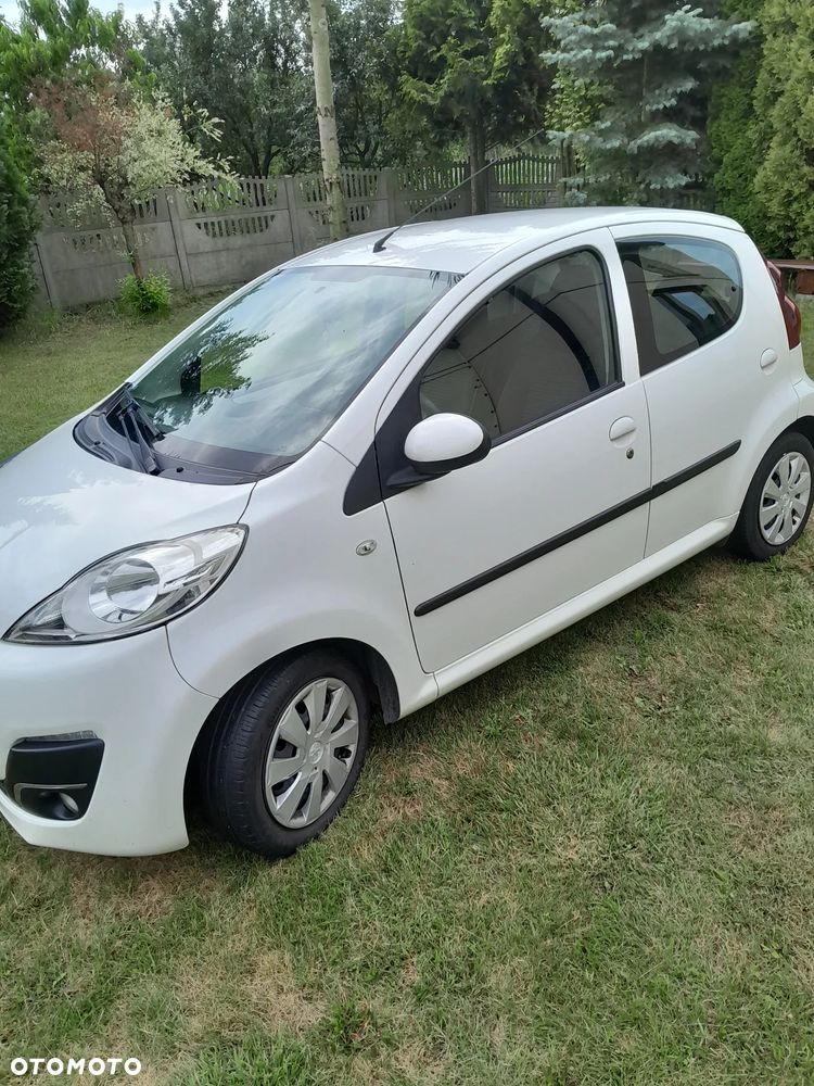 Peugeot 107 - 12