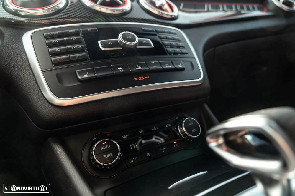Mercedes-Benz GLA 45 AMG 4-Matic - 14