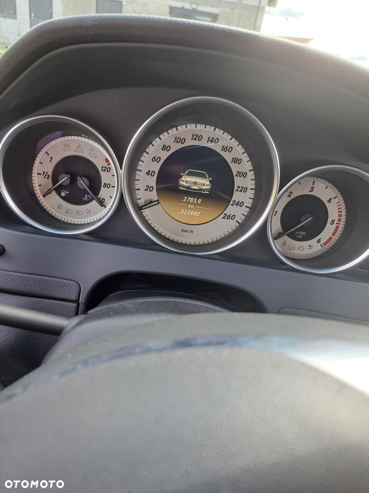 Mercedes-Benz Klasa C 200 CDI DPF Automatik BlueEFFICIENCY Elegance - 9
