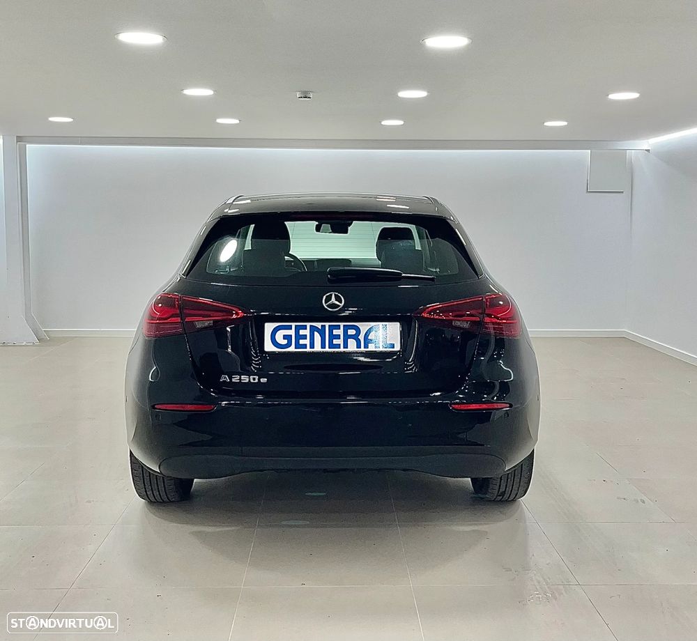 Mercedes-Benz A 250 e - 5