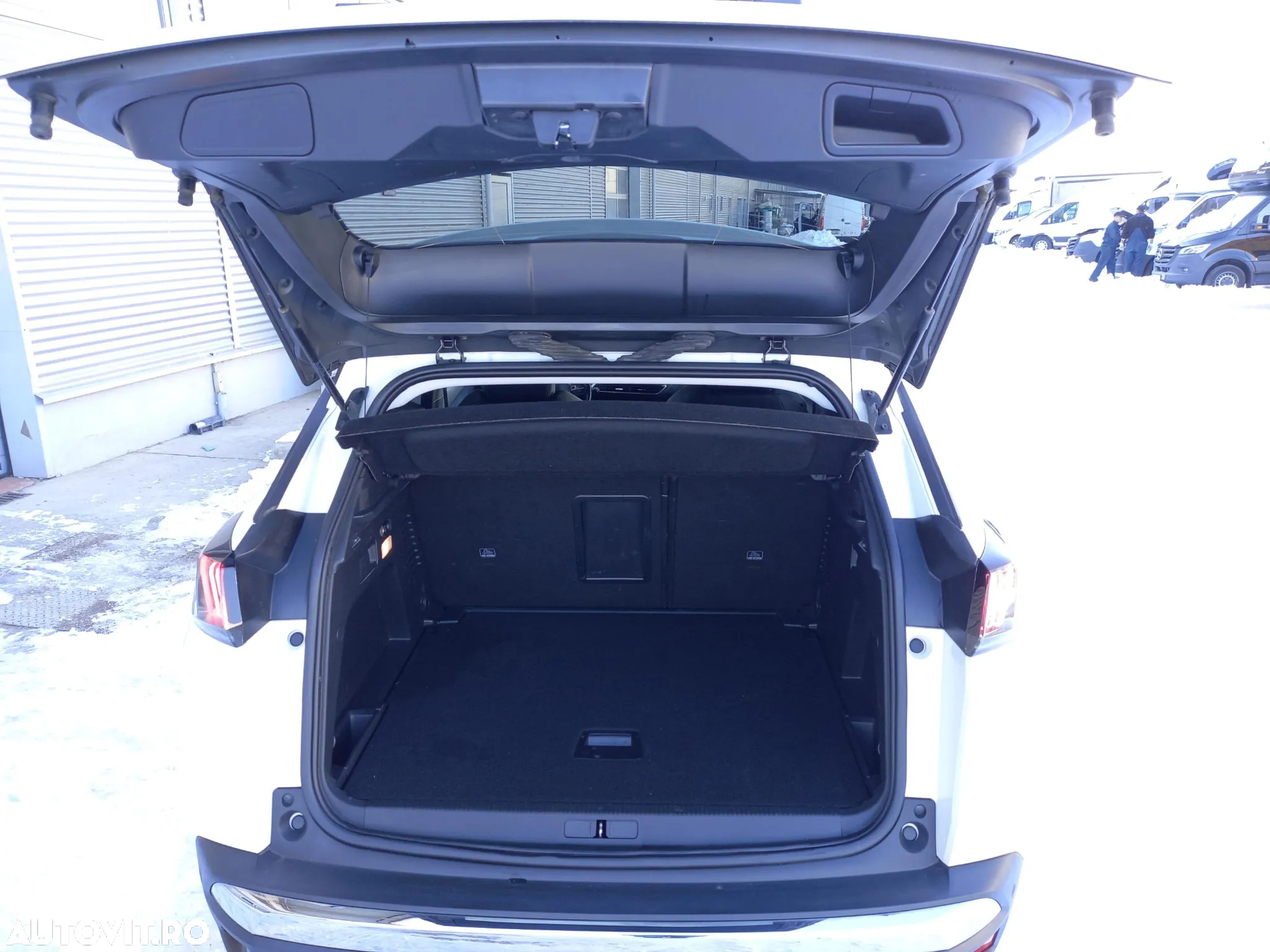 Peugeot 3008 1.5 BlueHDI S&S EAT8 Allure - 29
