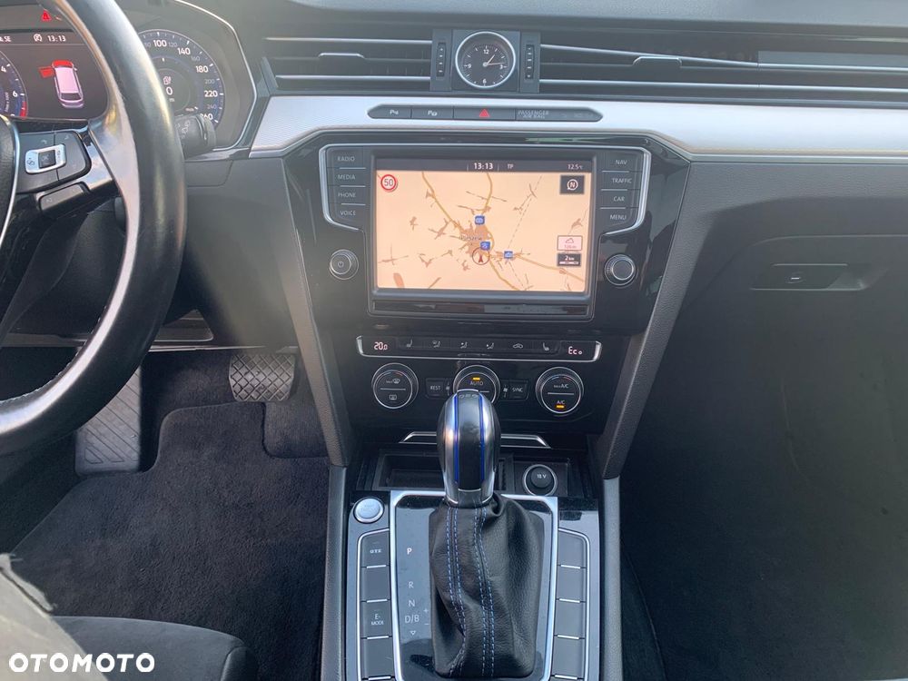 Volkswagen Passat - 20