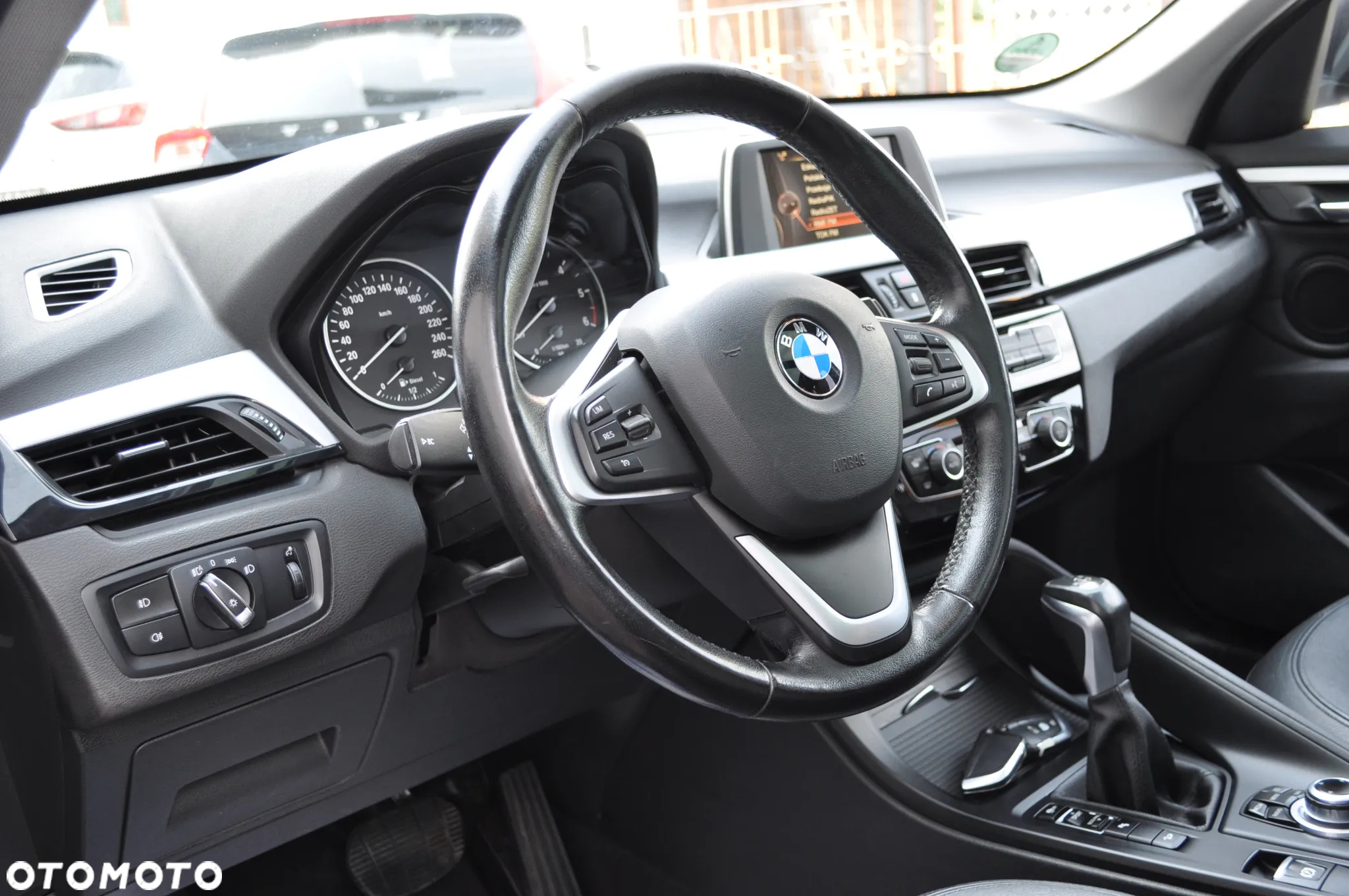 BMW X1 xDrive18d Business Edition - 13